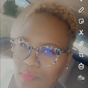 Meet your Posher, Myra